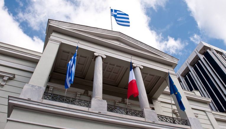 Αυτές είναι οι εμπορικές και οι οικονομικές σχέσεις Ελλάδας-Γαλλίας