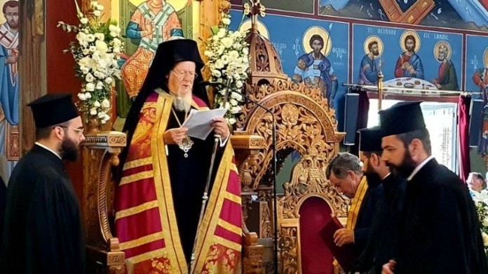 Οικουμενικός Πατριάρχης: Η Εκκλησία της Ρωσίας έχει παπικές αξιώσεις