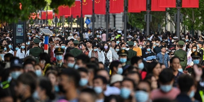 Ο πληθυσμός της Κίνας μειώθηκε για πρώτη φορά από το 1961