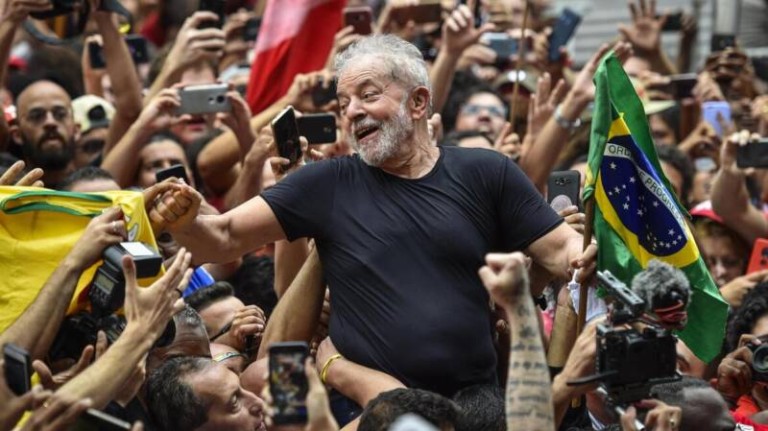 Όπλα και Αμαζόνιος στην ατζέντα του νέου Προέδρου της Βραζιλίας