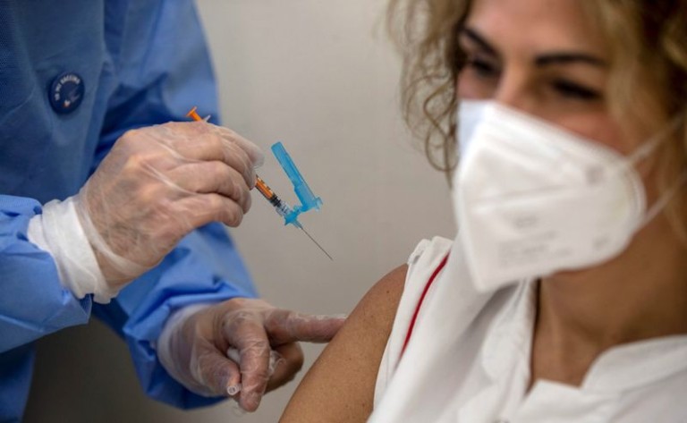 ΗΠΑ: Το Πεντάγωνο καταργεί τον υποχρεωτικό εμβολιασμό κατά της COVID-19