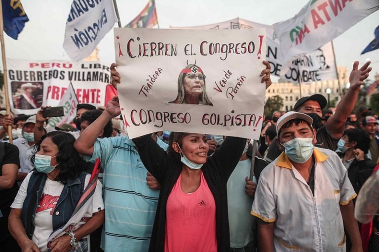 Πολιτική κρίση στο Περού: «Τώρα εμφύλιος πόλεμος», διαμηνύουν διαδηλωτές