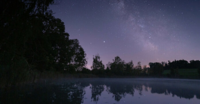 Η φωτορύπανση εξαφανίζει όλο και περισσότερα άστρα από τον νυχτερινό ουρανό