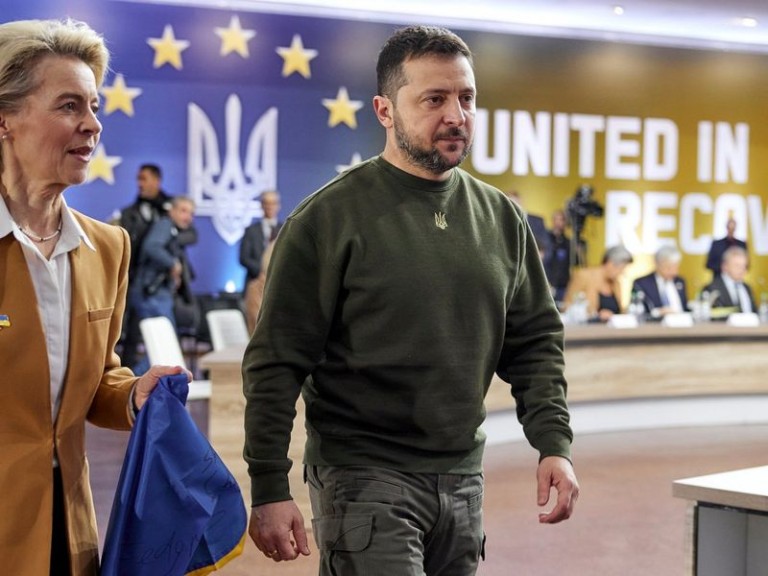 Έτοιμη η ΕΕ για περισσότερη στρατιωτική βοήθεια στην Ουκρανία - Αντίθετη στην πρόσκληση Ζελένσκι η Μελόνι