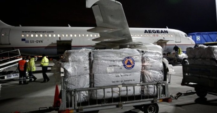 Πάνω από 17.500 οι νεκροί στις δύο χώρες - 130 τόνοι βοήθεια από την Ελλάδα στην Τουρκία