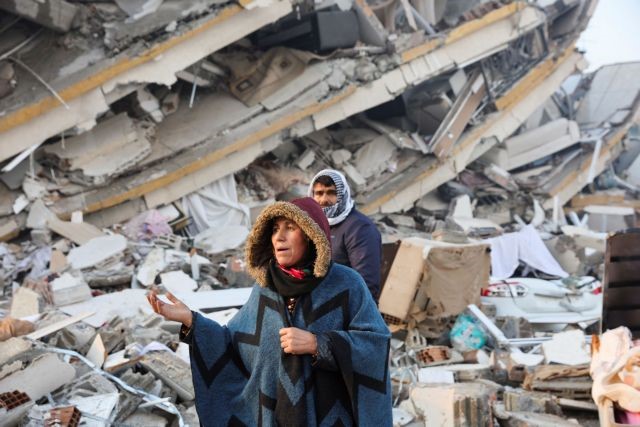 Στους 9.500 οι νεκροί από τον σεισμό σε Τουρκία και Συρία -Σώζουν ζωές οι Έλληνες διασώστες