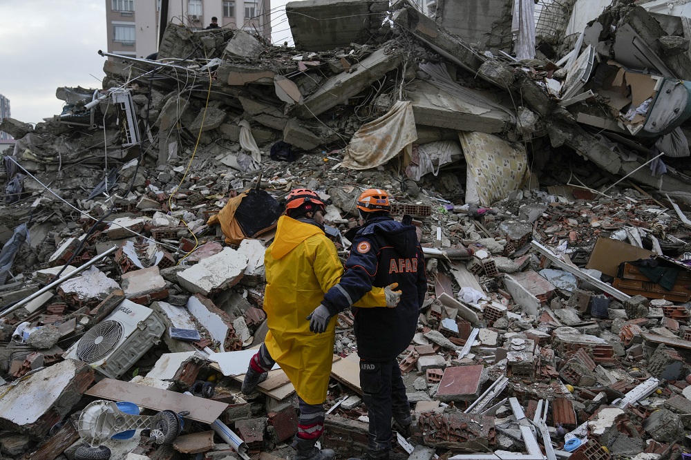 Ξεπέρασαν τους 5.000 οι νεκροί από τους σεισμούς σε Τουρκία και Συρία
