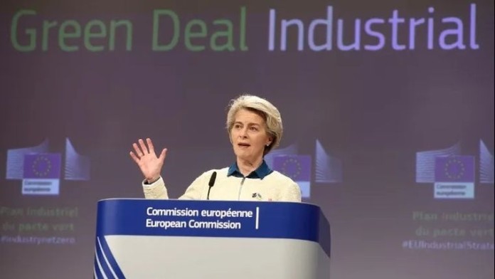 ΕΕ: Με 4 πυλώνες η βιομηχανία «καθαρής τεχνολογίας»