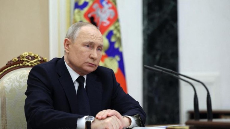 Ο Πούτιν παραδέχθηκε οτι οι κυρώσεις “μπορούν” να έχουν “αρνητικές” επιπτώσεις στη ρωσική οικονομία