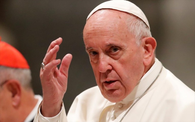 Ο πάπας Φραγκίσκος προσεύχεται για τα θύματα της σιδηροδρομικής τραγωδίας στα Τέμπη