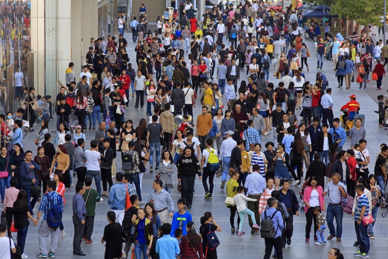 To Πεκίνο καταγράφει την πρώτη μείωση του πληθυσμού της από το 2003