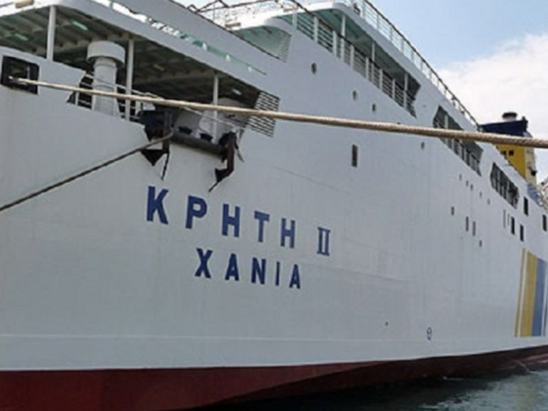 Με μειωμένη ταχύτητα, λόγω μηχανικής βλάβης, πλέει προς το λιμάνι του Ηρακλείου το πλοίο «Κρήτη ΙΙ»