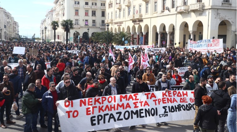 Η Ελλάδα στους δρόμους για τα Τέμπη