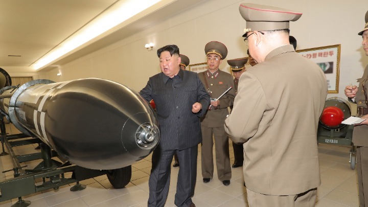 Ο Κιμ Γιονγκ Ουν καλεί να ενισχυθούν οι δυνατότητες αποτροπής της Βόρειας Κορέας