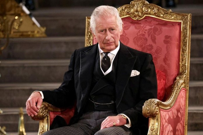 Οι μισοί Βρετανοί δεν θέλουν να χρηματοδοτηθεί από το κράτος η τελετή στέψης του βασιλιά Καρόλου