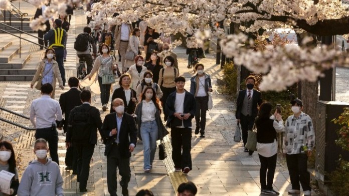 Σχεδόν 1,5 εκατομμύριο Ιάπωνες ζουν αποκομμένοι από την κοινωνία