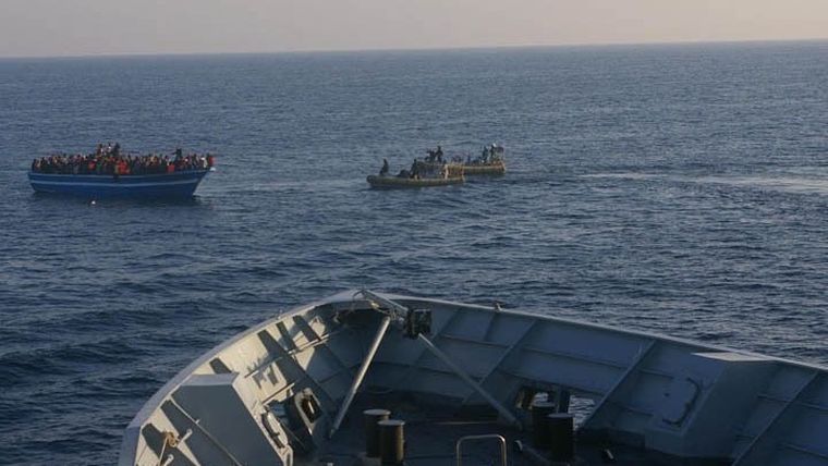 Τουλάχιστον 15 αγνοούμενοι από το ναυάγιο με μετανάστες ανοικτά της Τυνησίας