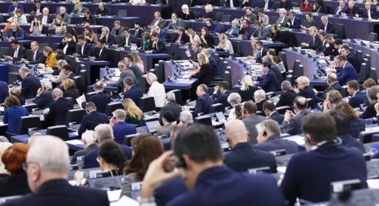 Ευρωκοινοβούλιο ξεκινά συνομιλίες με τα κράτη-μέλη για τη μεταρρύθμιση των πολιτικών μετανάστευσης-ασύλου