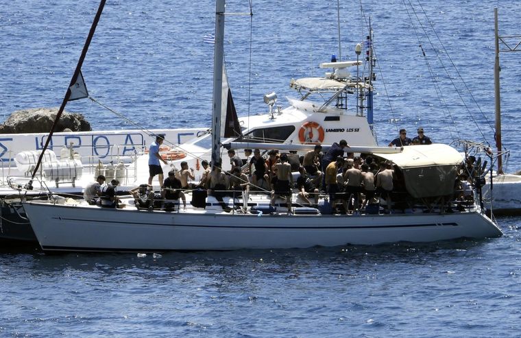 Δέκα χιλιάδες ευρώ πλήρωνε κάθε μετανάστης για να φτάσει στην Ιταλία σε διακινητές που χρησιμοποιούσαν ιστιοφόρα