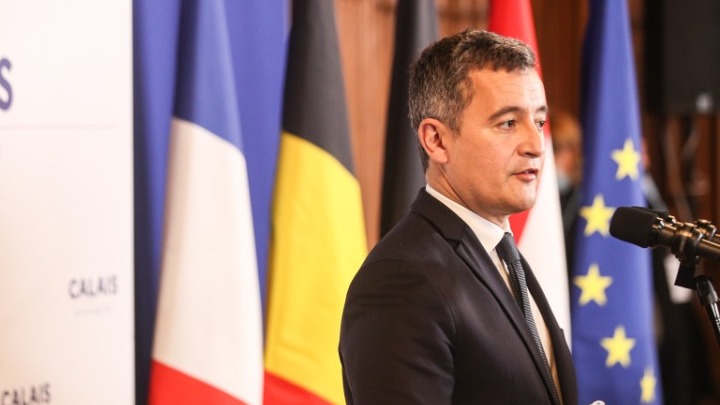 Ο Γάλλος υπουργός Εσωτερικών επιμένει στις επικρίσεις του εις βάρος της Μελόνι
