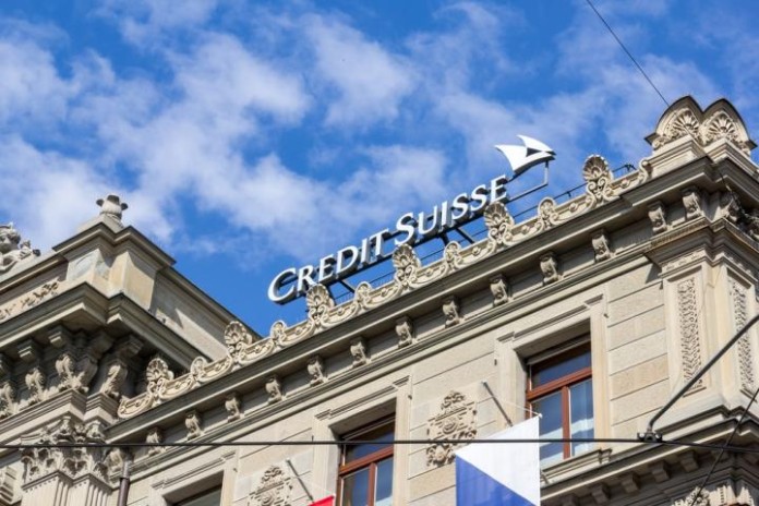 Κατά εκατοντάδες αποχωρούν κάθε εβδομάδα οι εργαζόμενοι της Credit Suisse