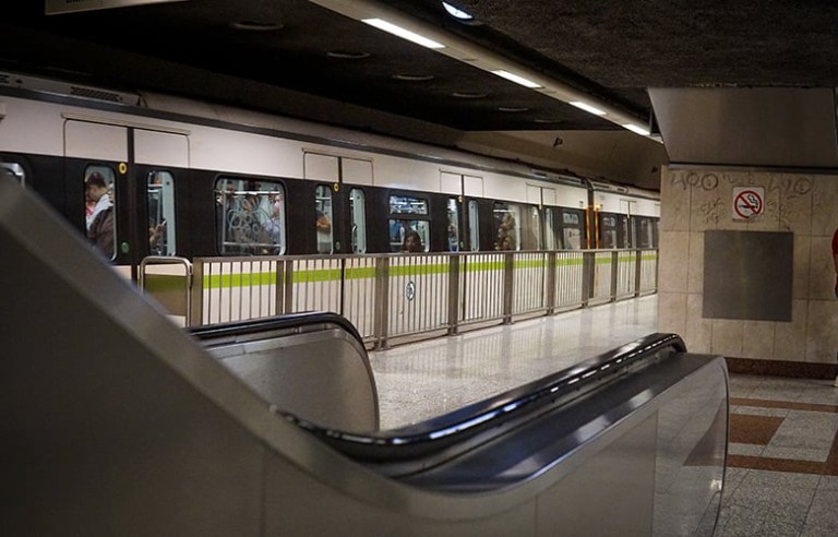 ΣΤΑ.ΣΥ: Το φρενάρισμα των συρμών του μετρό θα επιστρέφει ενέργεια στο δημόσιο δίκτυο