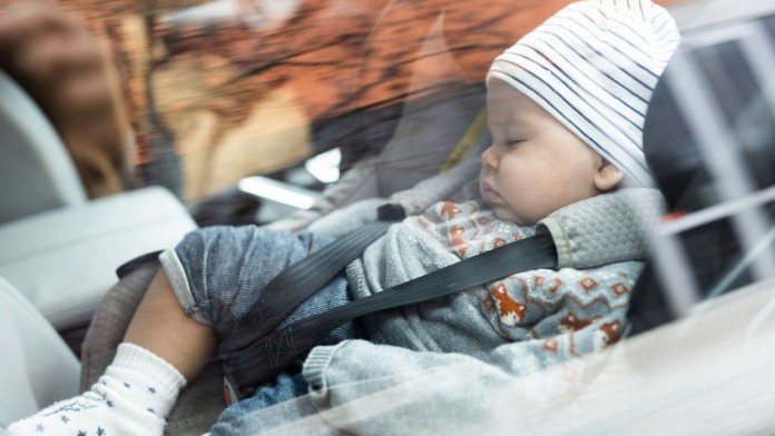Σύνδρομο του Ξεχασμένου Μωρού: Πώς γίνεται ένας γονιός να ξεχνάει το παιδί του στο αυτοκίνητο