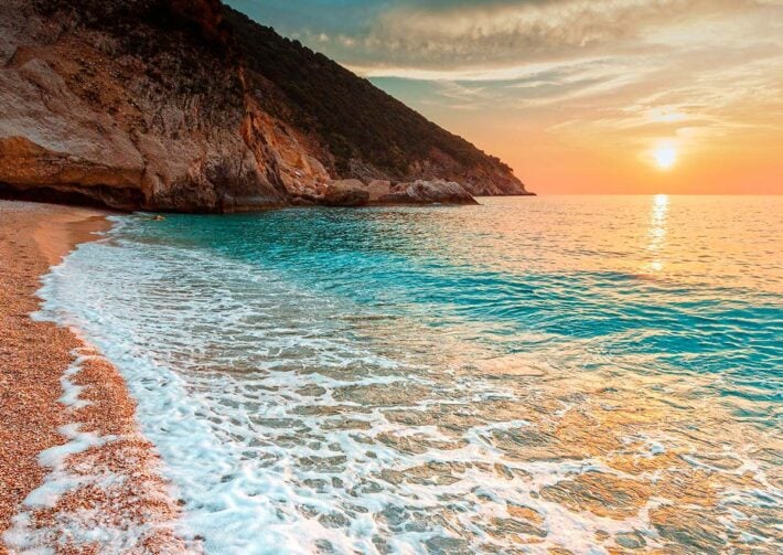 Γαλλική Vogue: Αυτές είναι οι καλύτερες παραλίες στην Ελλάδα για το 2023 !