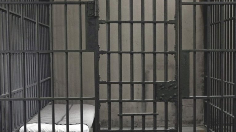 Πειθαρχική έρευνα για καταγγελία σεξουαλικής κακοποίησης 17χρονου σε φυλακή