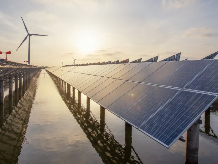ΙΕΑ: Οι επενδύσεις στην ηλιακή ενέργεια αναμένεται να ξεπεράσουν για πρώτη φορά αυτές στην παραγωγή πετρελαίου