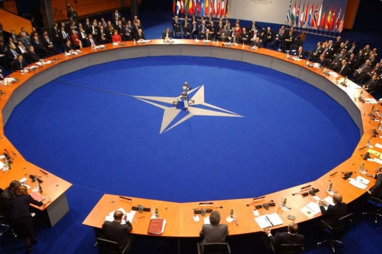 Οι ΥΠΕΞ του NATO συζητούν για τις σχέσεις με την Ουκρανία και για τις αμυντικές δαπάνες