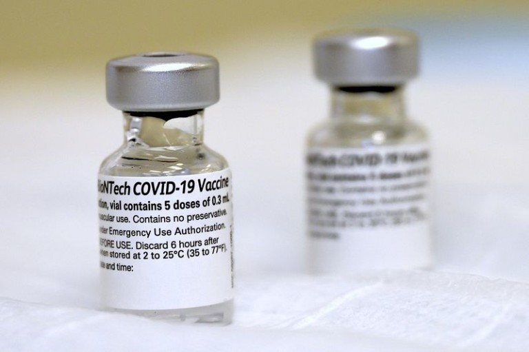 Στα δικαστήρια η BioNTech για τις παρενέργειες των εμβολίων