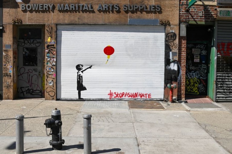 Το BBC ισχυρίζεται ότι αποκαλύπτει τη φωνή του Banksy σε νέα σειρά podcast