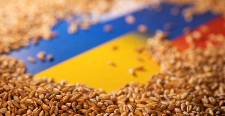 Η Μόσχα «παγώνει» τη συμφωνία για τα σιτηρά