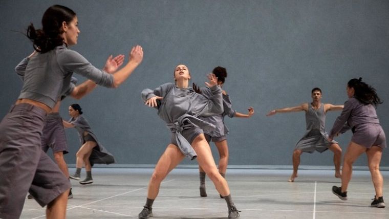 Ο πρωτοπόρος χορογράφος Γιαν Μάρτενς έρχεται στην Πειραιώς 260 με μία παράσταση για τη δύναμη του να είσαι διαφορετικός