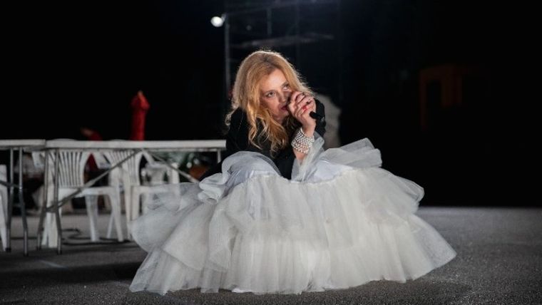 Η Λένα Κιτσοπούλου διασκευάζει και σκηνοθετεί Αριστοφάνη στο Αρχαίο Θέατρο Επιδαύρου