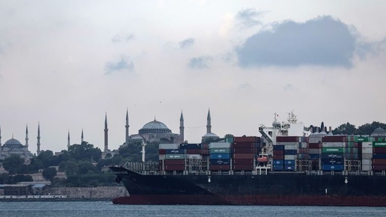 Έφθασε στην Κωνσταντινούπολη από τα Στενά του Βοσπόρου, το πρώτο πλοίο με σιτηρά από την Ουκρανία