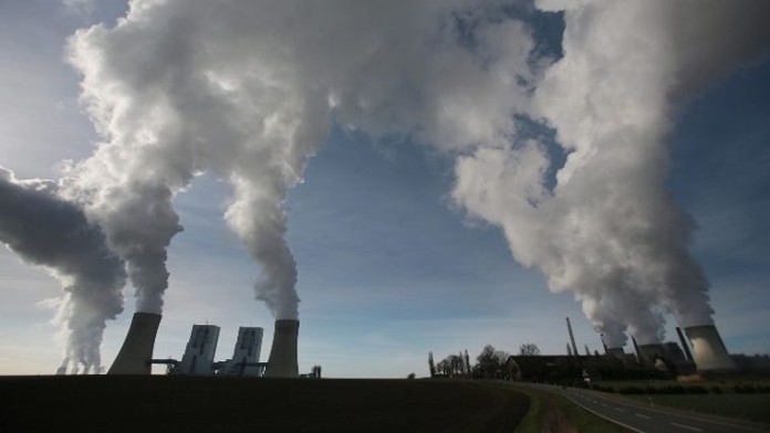 Μειώθηκαν κατά 3% οι εκπομπές αερίων θερμοκηπίου στην ΕΕ