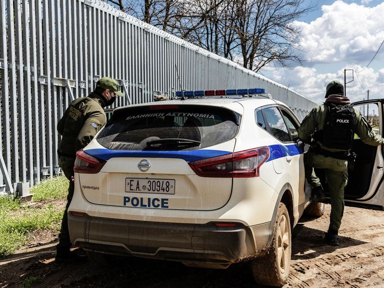 Συλλήψεις 8 διακινητών μεταναστών σε Δράμα, Έβρο και Ροδόπη