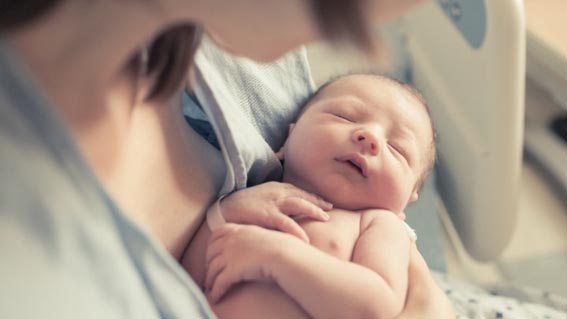 Η προγεννητική έκθεση των εμβρύων στην ατμοσφαιρική ρύπανση επηρεάζει τα μωρά μετά τη γέννησή τους