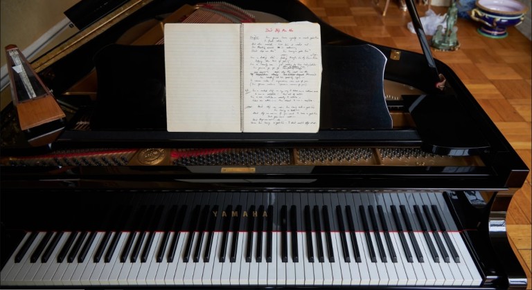 Το πιάνο του Φρέντι Μέρκιουρι πουλήθηκε πάνω από 1 εκατ. λίρες σε δημοπρασία