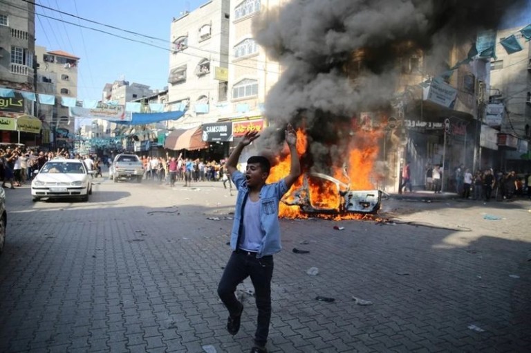 H Μέρκελ καταδικάζει την «απάνθρωπη και βάρβαρη» επίθεση της Χαμάς