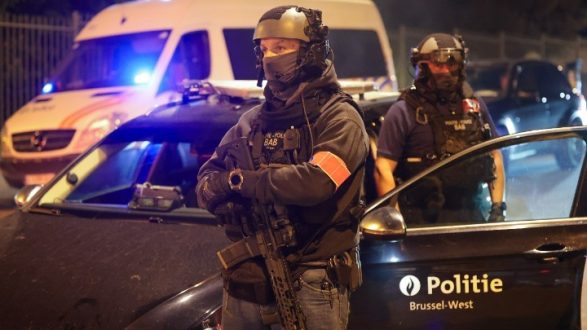 Νεκρός από τις σφαίρες αστυνομικών ο δράστης της επίθεσης στις Βρυξέλλες