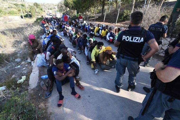 Μεταναστευτικό: Ανησυχία σε ΕΕ για την συμφωνία Ιταλίας-Αλβανίας