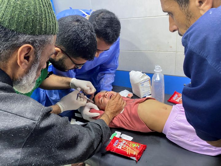 Χιλιάδες Παλαιστίνιοι παγιδευμένοι από τις μάχες γύρω από νοσοκομείο στη Λωρίδα της Γάζας