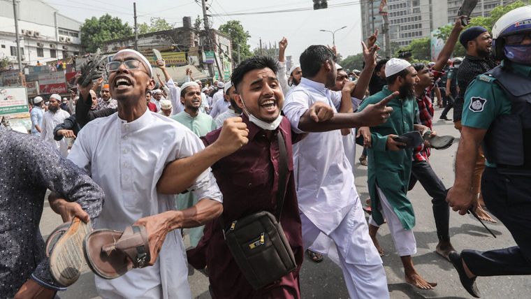 Εκατοντάδες βιοτεχνίες ενδυμάτων έχουν κλείσει στο Μπανγκλαντές λόγω των διαδηλώσεων