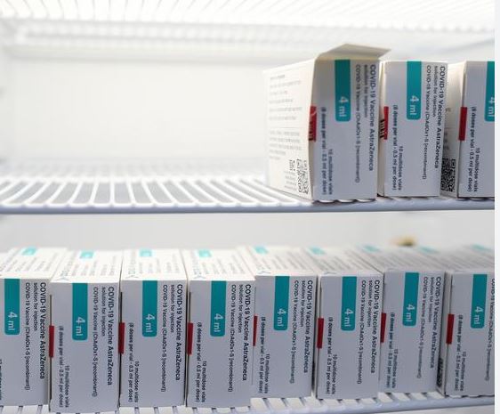 Η Ιταλία «ξέχασε στα ψυγεία» τα εμβόλια κορωνοϊού