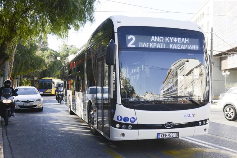 Υπογραφή της σύμβασης προμήθειας 250 νέων ηλεκτρικών λεωφορείων για Αθήνα και Θεσσαλονίκη