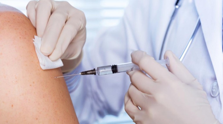 Σημαντικός ο έγκαιρος αντιγριπικός εμβολιασμός σύμφωνα με τον Πανελλήνιο Ιατρικό Σύλλογο