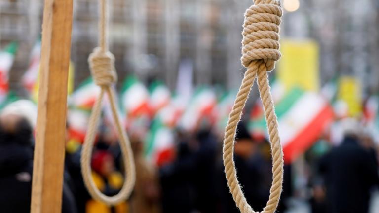 Ιράν: Αφού παντρεύτηκε όταν ήταν παιδί, μία γυναίκα απαγχονίστηκε για τον φόνο του συζύγου της